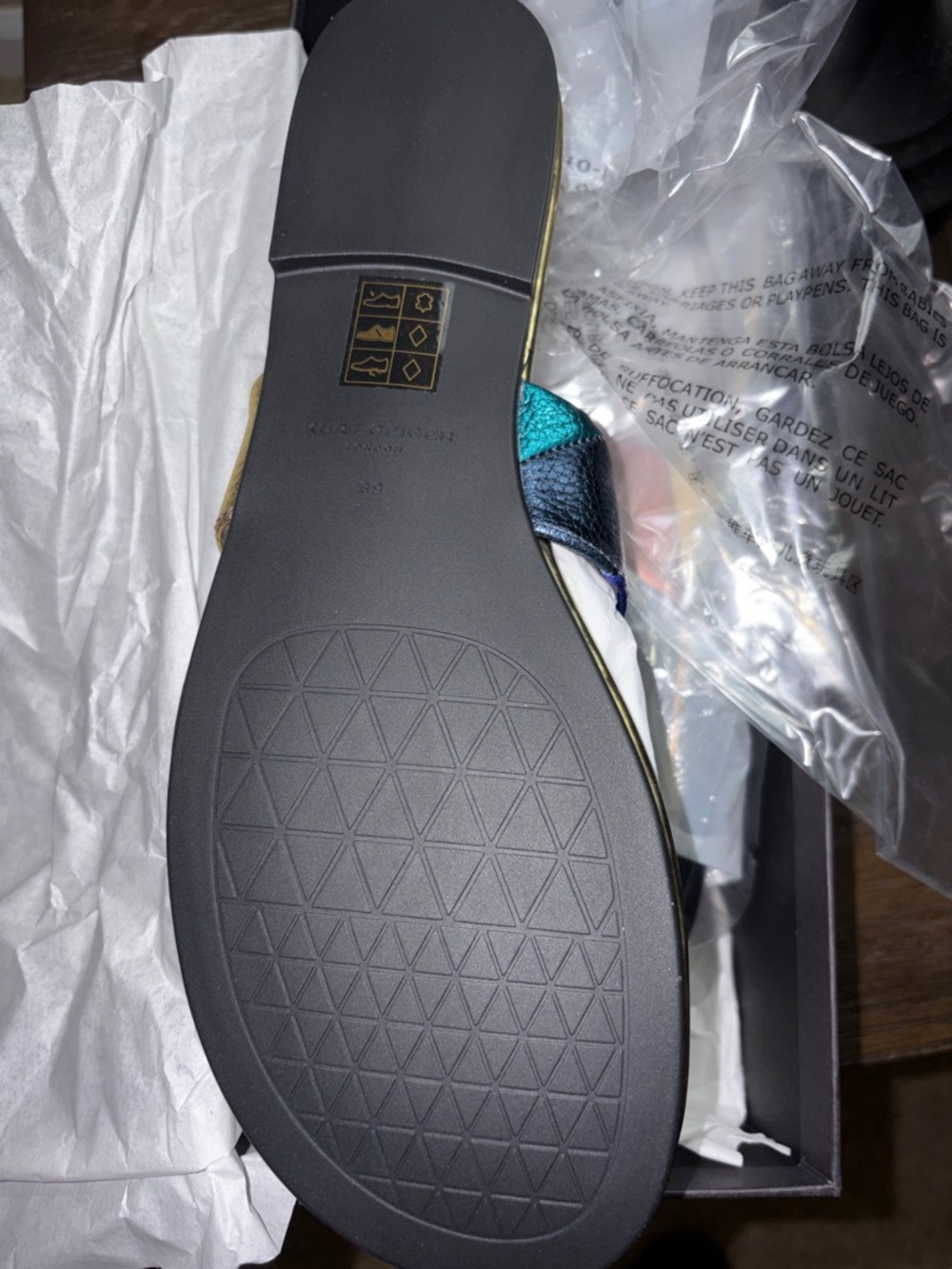 Kurt Geiger NWT - Kensington T-Bar Sandal Rainbow Sz 8.5 - Picture 8 of 8